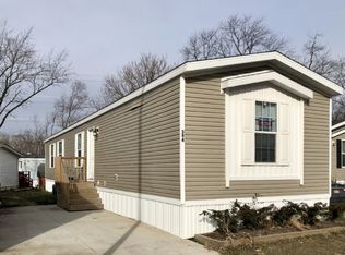 394 Oak Ln, Justice, IL