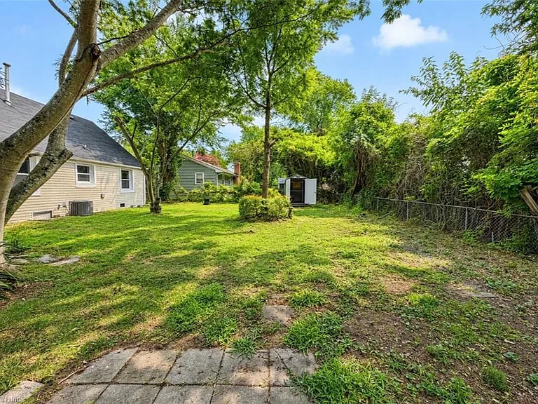 519 Beech Dr — Photo 36