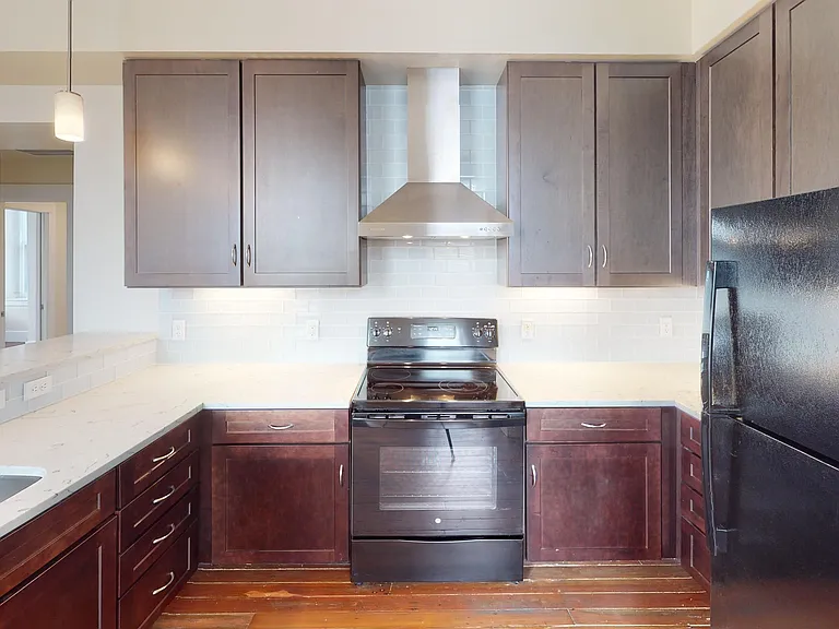 100 E Clifton Ave #4 — Photo 17