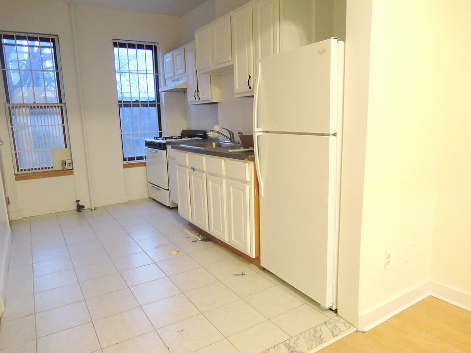 1st image of 3230 42nd St