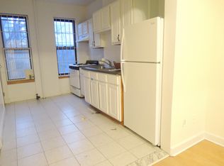 3230 42nd St, Astoria, NY 11103