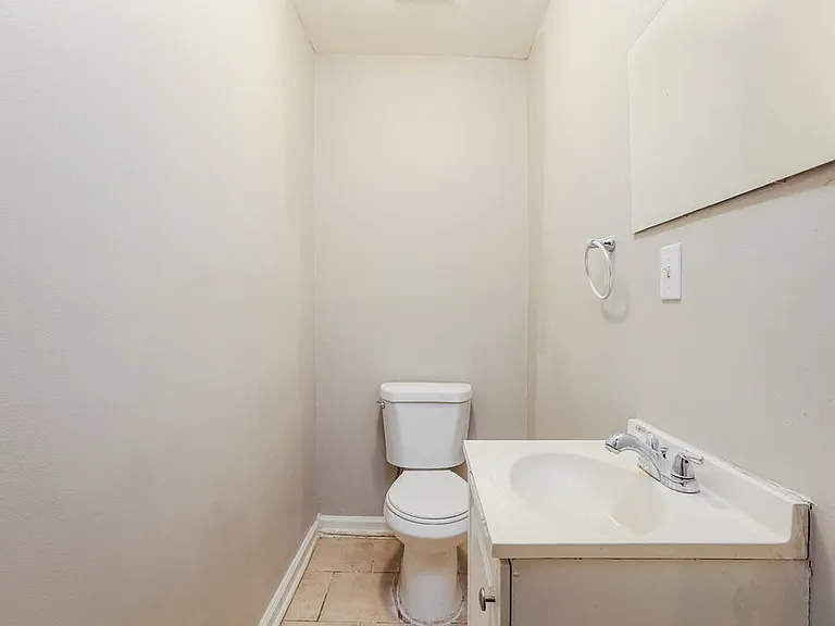 730 Parker St — Photo 13