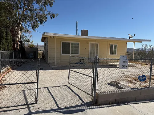 517 Pioneer St Photo 1