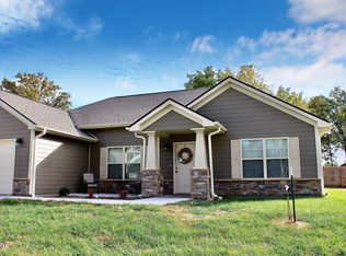 2 Chairman Dr, Columbia, MO 65203