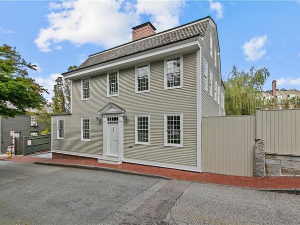 36 Church St, Newport, RI 02840