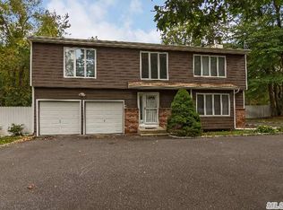 731 Blydenburgh Rd, Hauppauge, NY 11788