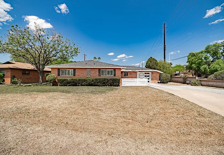 1946 E Rancho Dr — Photo 1