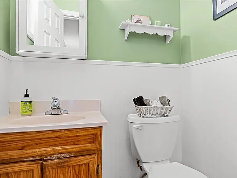 738 Kiener Dr #B — Photo 6