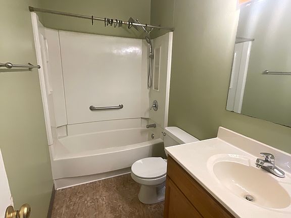 4th image of 207 27th St NW #207
