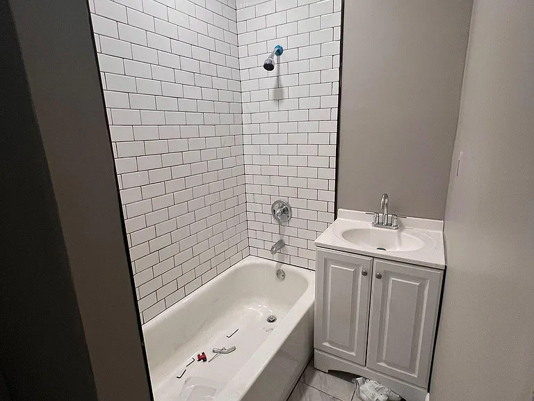 10 Olyphant Pl #R — Photo 6