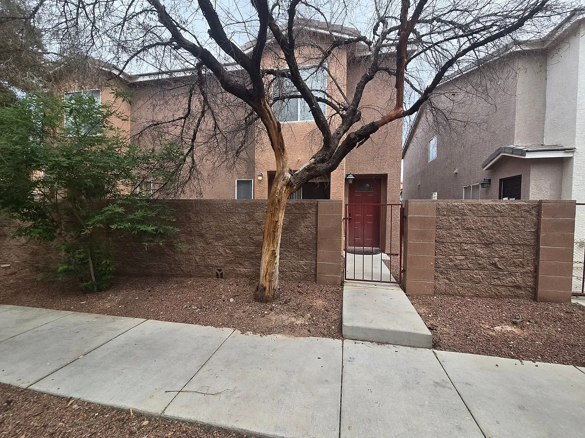 Building Photo - 3673 Hidden Beach Ct