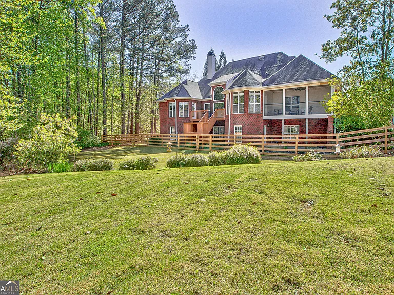 140 Lake Park Ct — Photo 63