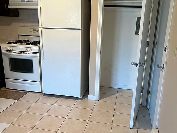 2nd image of 1 Helen St APT 5