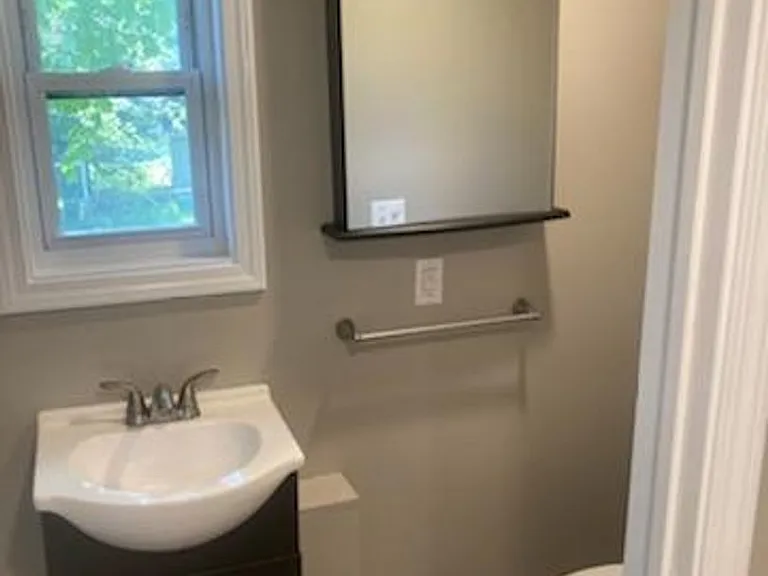 38 Valley St — Photo 3