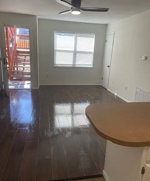501 E Allen Rd — Photo 10
