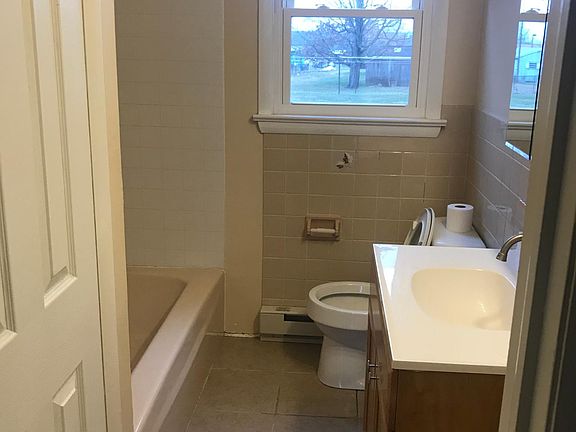 3rd image of 39 Turner Dr #2