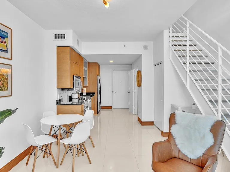 60 SW 13th St #1810 — Photo 5