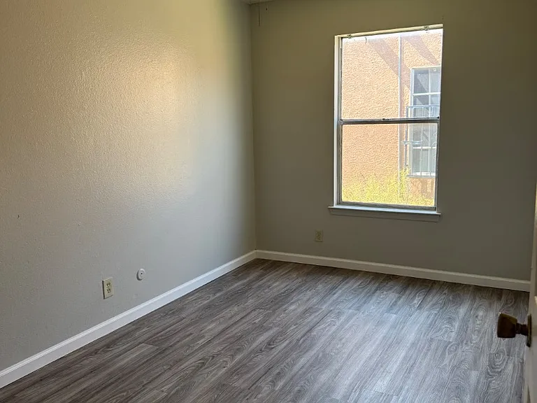 Unit Photo