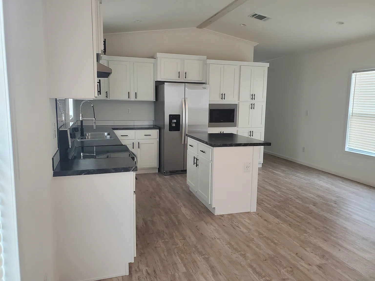 2 bed, 1224 sqft, $1,599 — Photo 2
