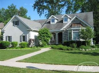 6084 Brookstone Ln, Grand Blanc, MI 48439