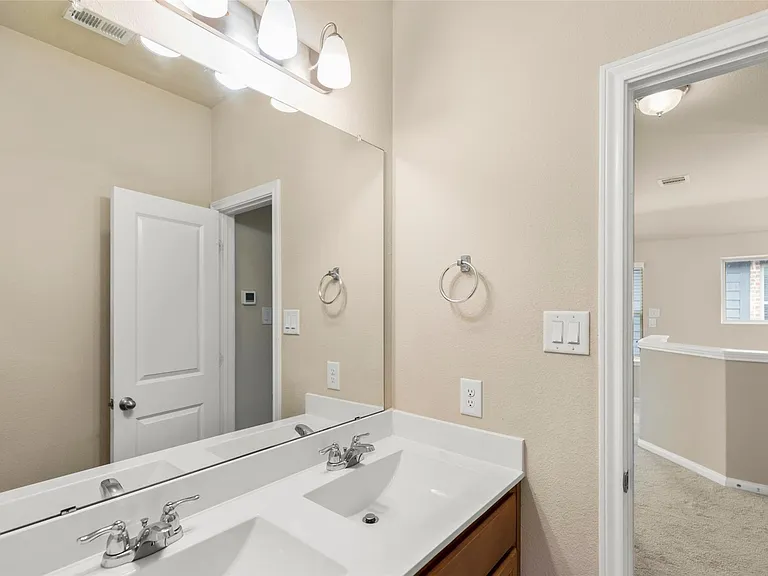 15714 Highlands Cove Dr — Photo 29