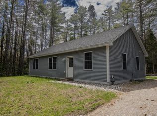 43 Spruce St, Sabattus, ME 04280