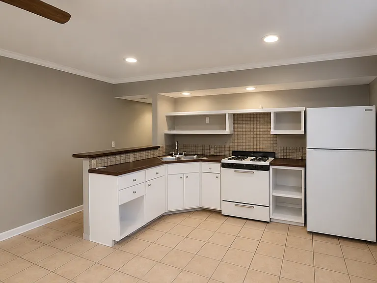 7510 Briarwood Dr — Photo 3