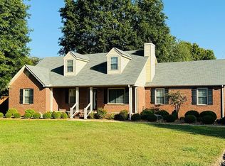 1950 Ivy Glen Dr, Murfreesboro, TN 37128