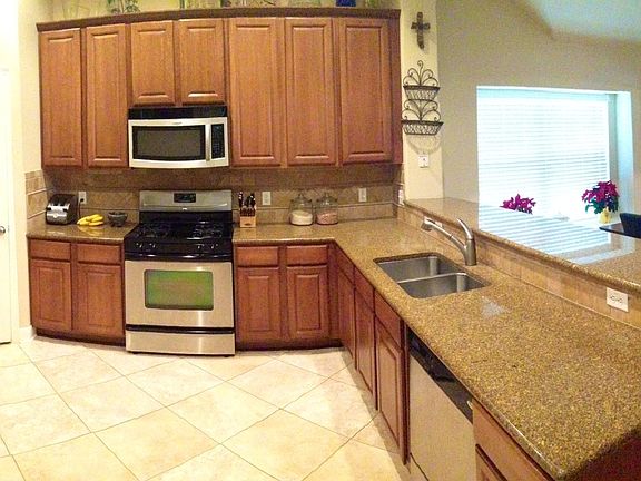 Kitchen/dining/living