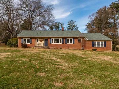 817 Greenway Cir, Waynesboro, VA, 22980