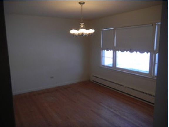4th image of 3911 W Albion Ave
