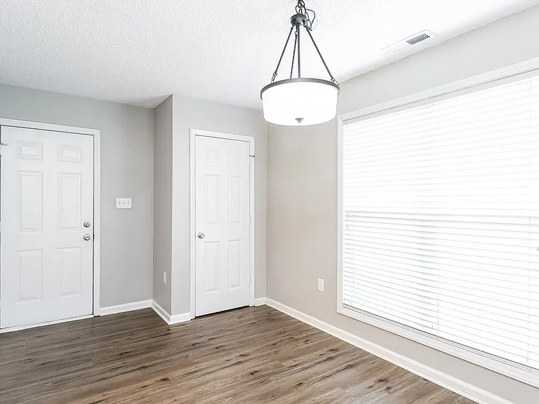 310 Tamarack Dr — Photo 6