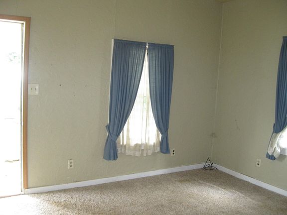 2nd image of 328 Lincoln Ave
