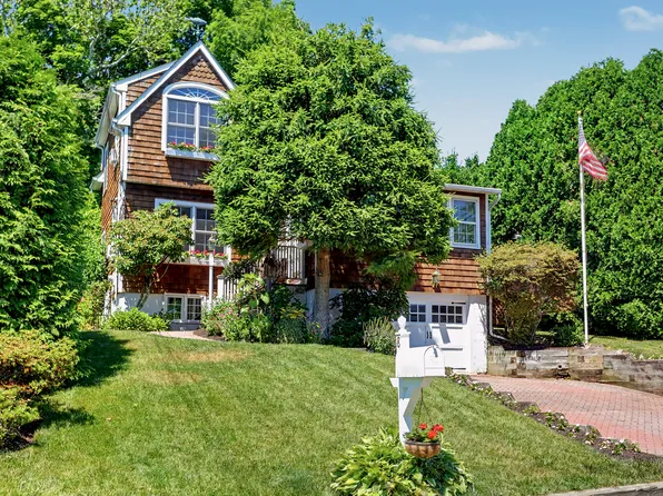 8 Sherwood Dr, Westport, CT 06880