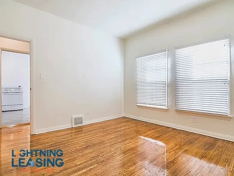 367 N Curson Ave #7 — Photo 2