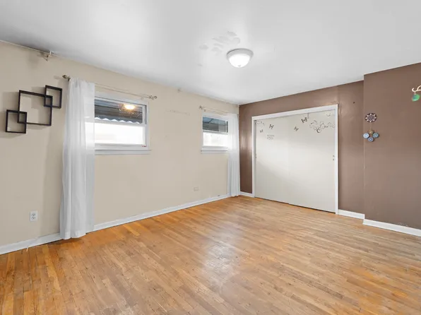 160 Stephens Avenue image 10 of 29