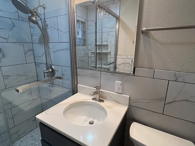 5348 N Lydell Ave — Photo 21
