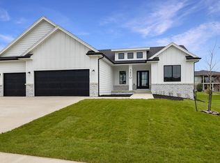 3890 Westwind Ct, Waukee, IA 50263