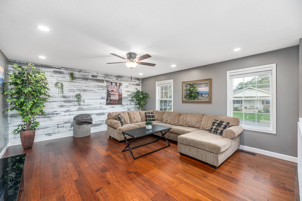 next background image