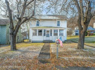 16 Maple St, Cementon, NY 12414