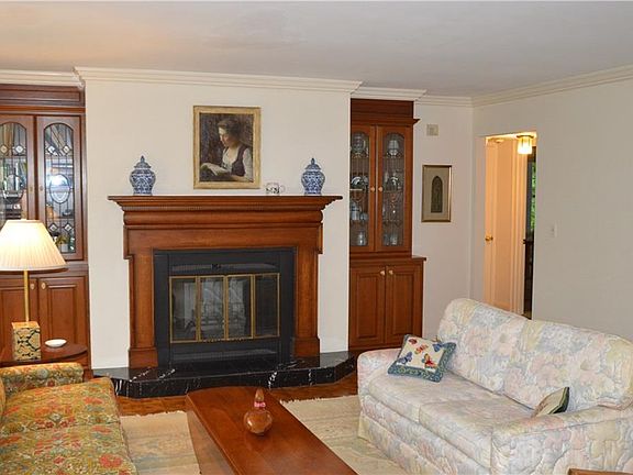 4th image of 1234 James St