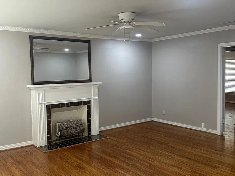 6365 Malcolm Dr — Photo 2