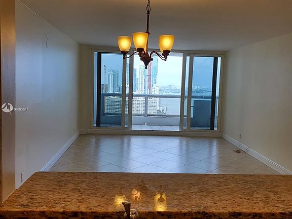 3rd image of 1717 N Bayshore Dr #A-3038