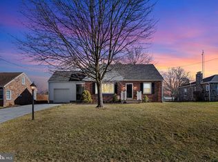 2246 Manor Rd, York, PA 17408