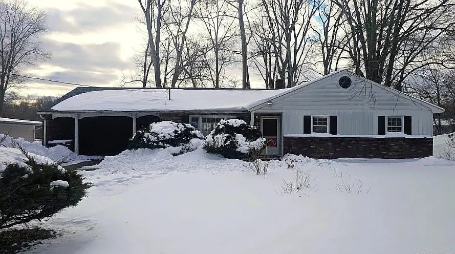 12 Collins Dr photo 1