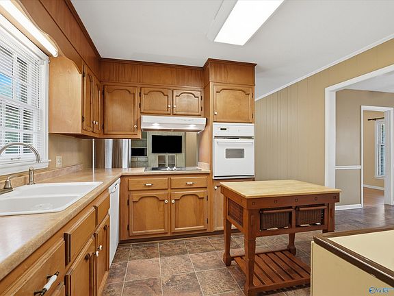 4th image of 1416 Redbud St