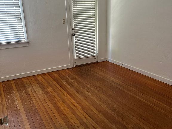 3rd image of 518-520 Sycamore Ave #518