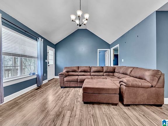4th image of 370 River Oak Trl