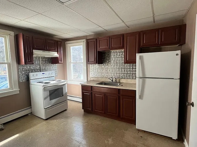 734/736 Gino Merli Drive — Photo 2