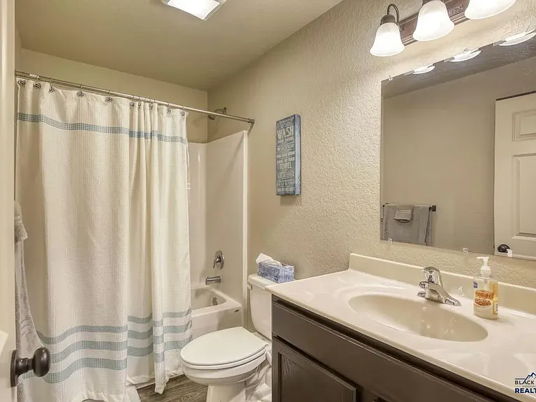 2915 Hutt Ct — Photo 16